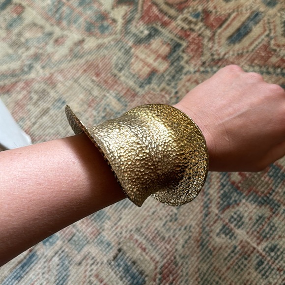 Gold bangle - Picture 4 of 4